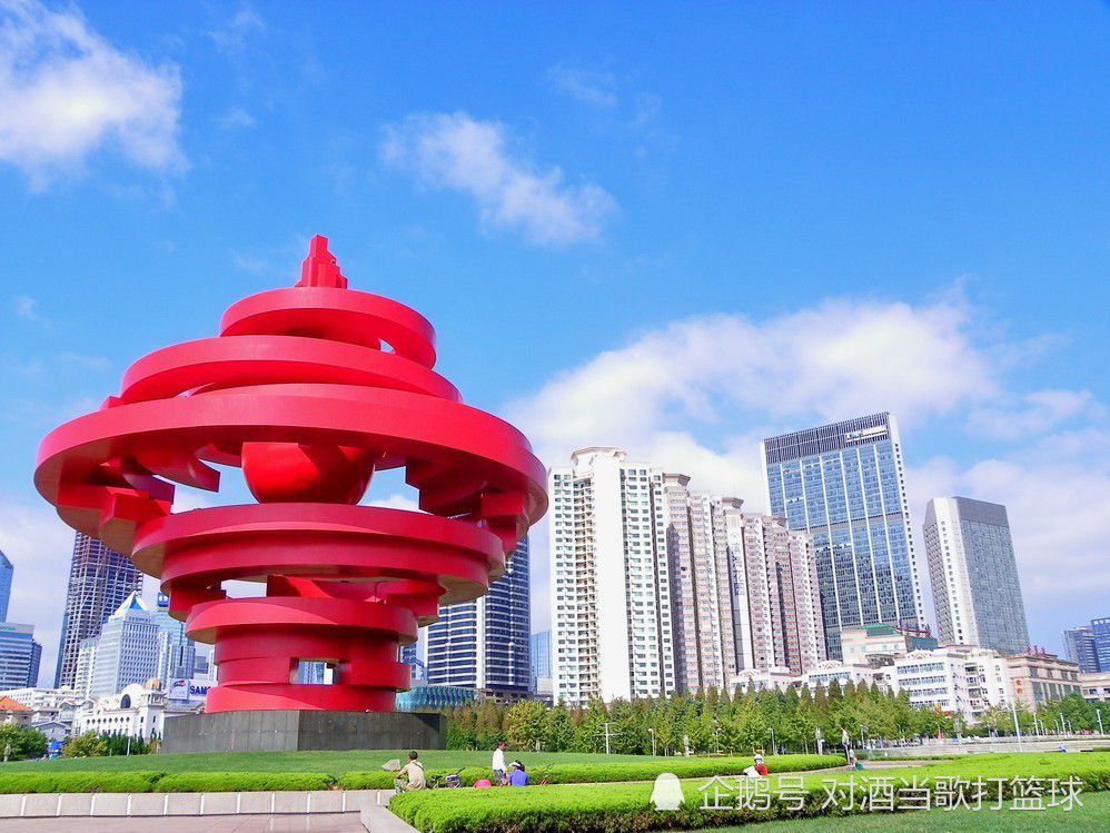每日体育报的消息，德科随行人员澄清德科与哈维&德容之间并没有关系不佳。